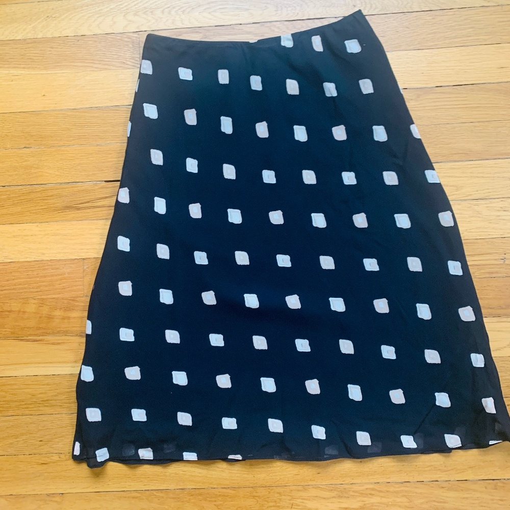 Lily black skirt with white pattern sz Medium